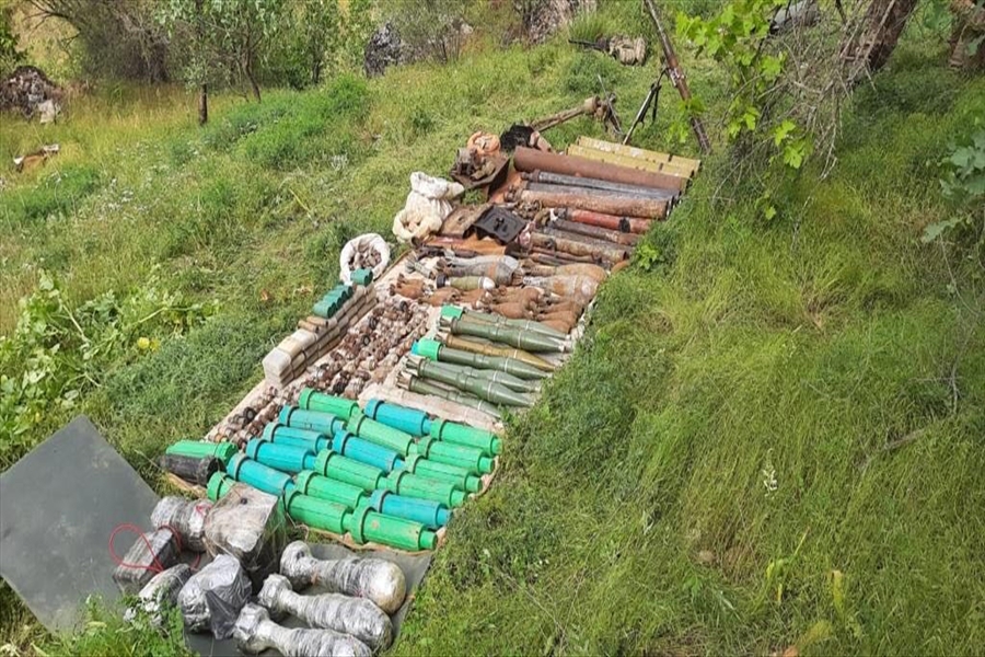 6 PKK’lı Teröristin Etkisiz Hâle Getirildiği Mağarada Çok Sayıda Silah ve Mühimmat Ele Geçirildi